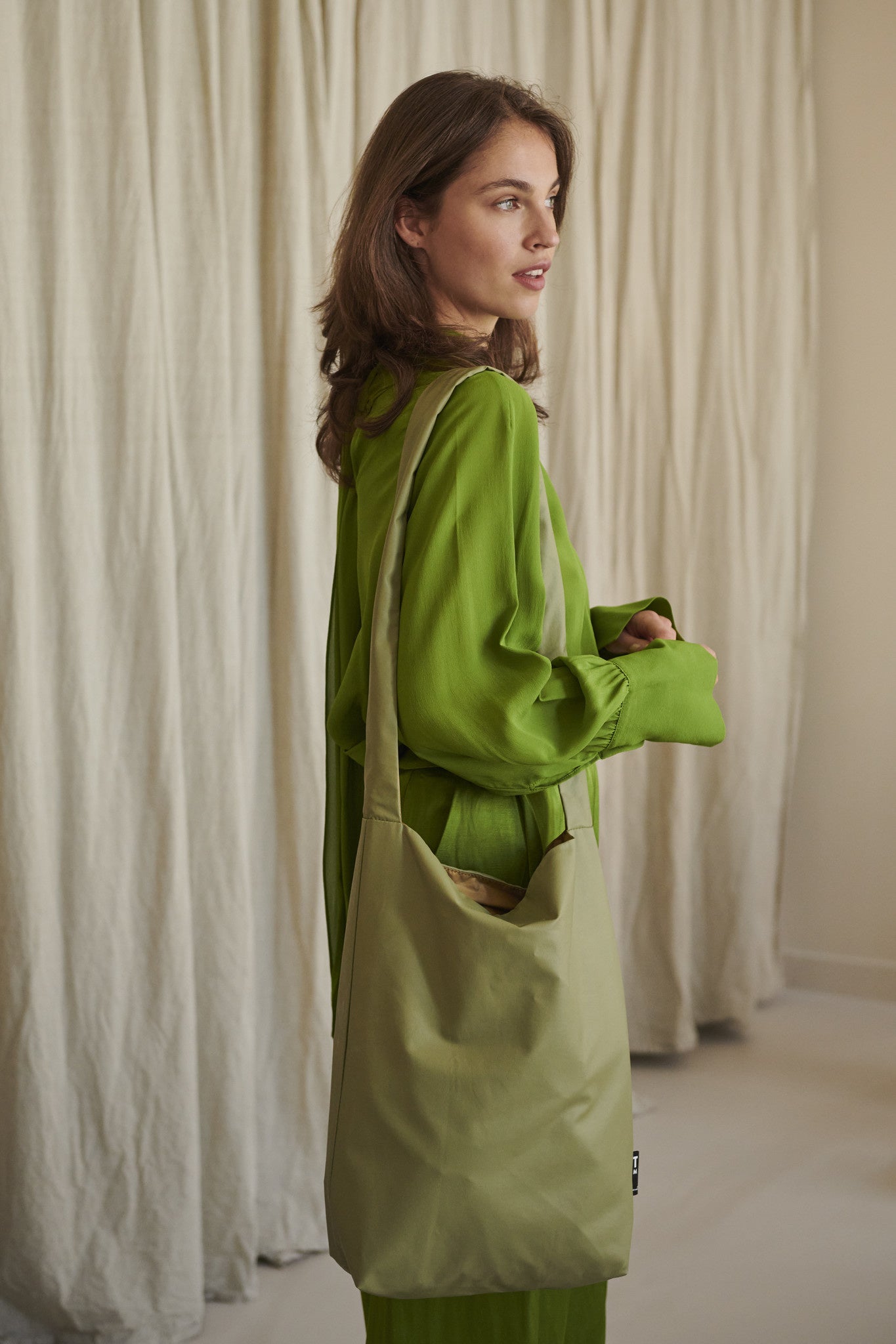 tinne + mia cross Feel good bag - sage | take a chance on me