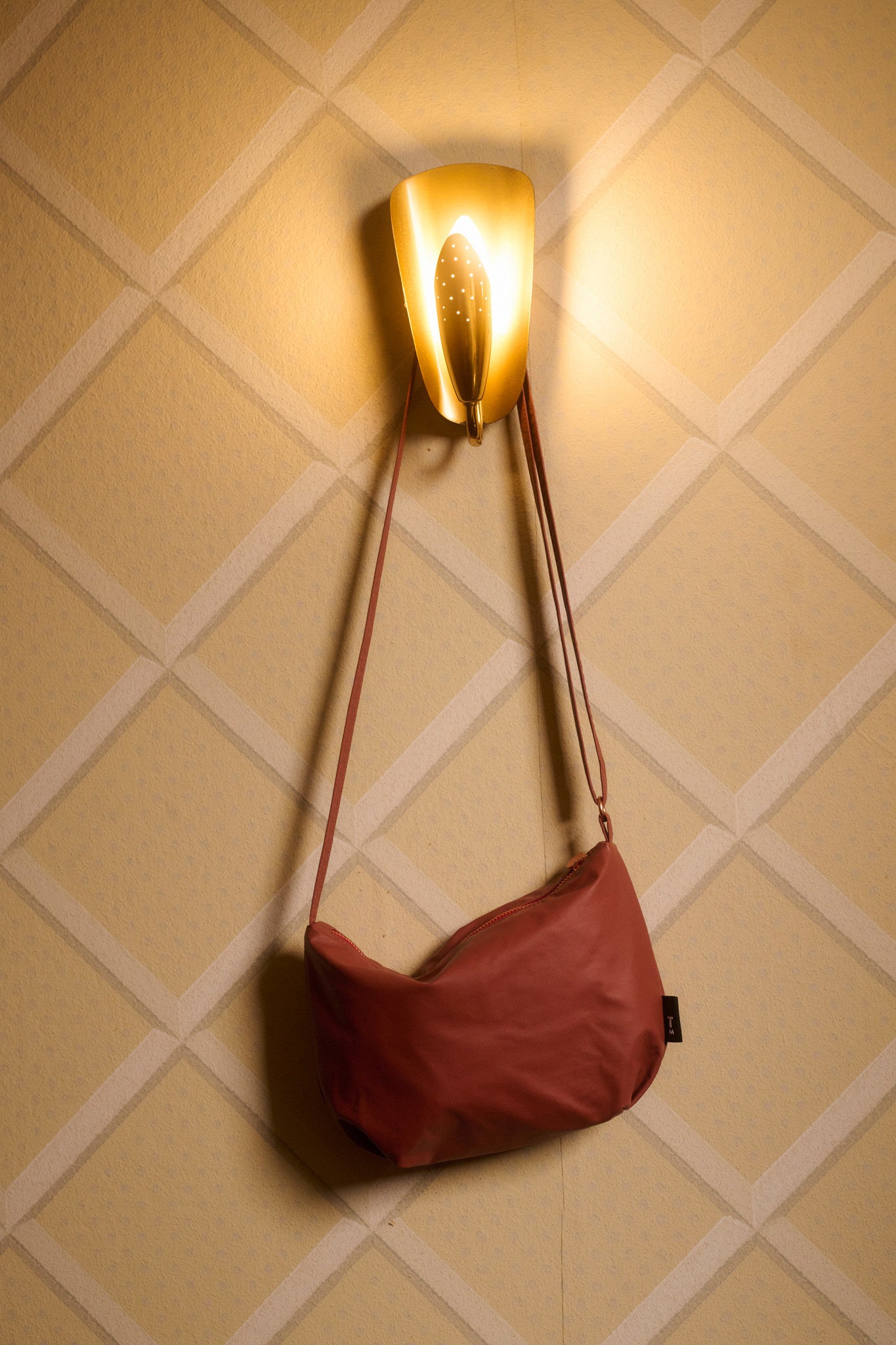 tinne + mia cross body bag - red wood | Joie de Vivre