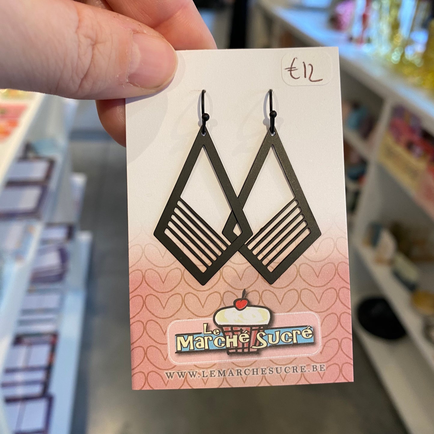 Le marché sucré: oorbellen hangers - zwart