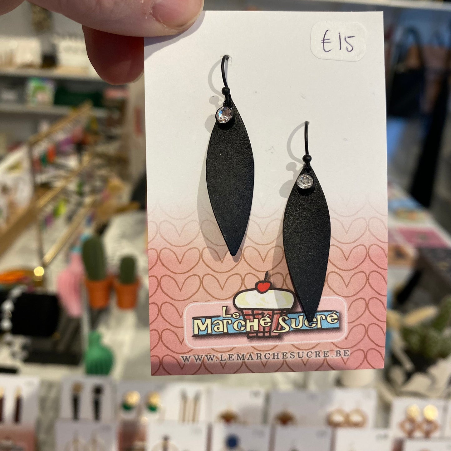 Le marché sucré: oorbellen hangers - zwart