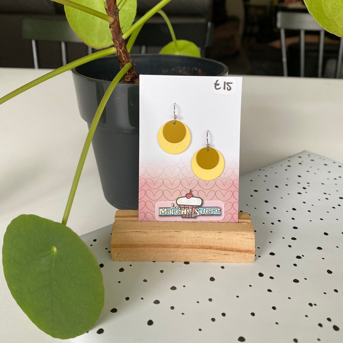Le marché sucré: oorbellen - lichtgeel + camel