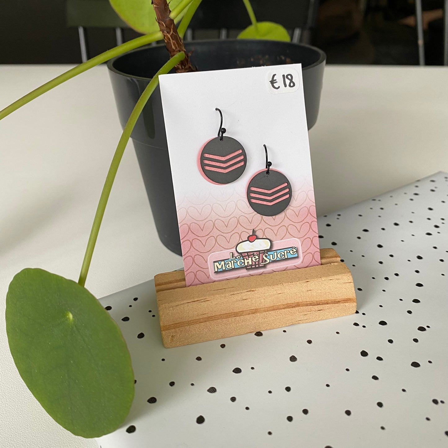 Le marché sucré: oorbellen - zwart + lichtroze