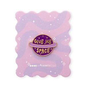 BK: Pin - "Give me space" op kaartje