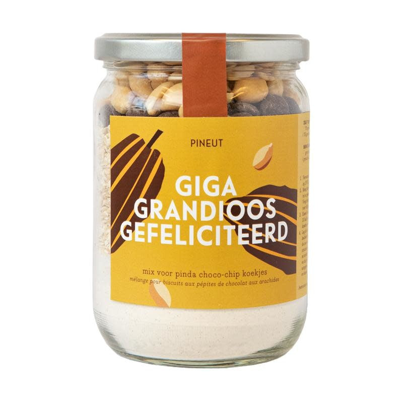 Pineut: KOEK - choco pinda - giga grandioos gefeliciteerd
