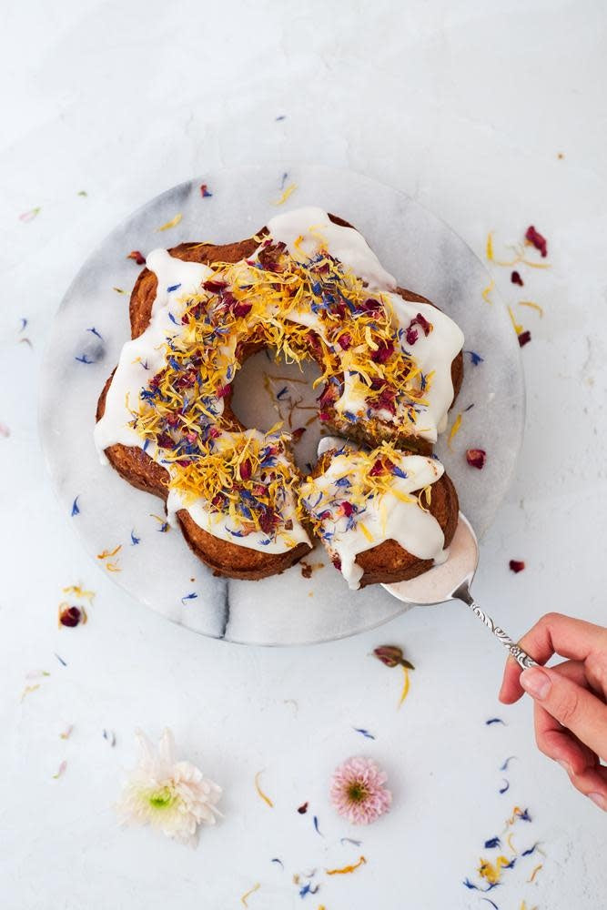Pineut: cake Pot Flower Power Cake