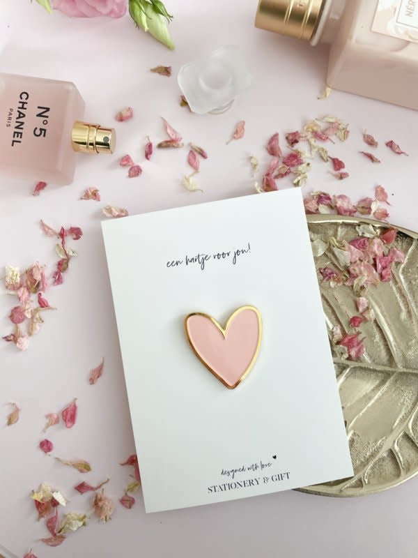 Stationery & gift Pin | Een hartje voor jou! roze