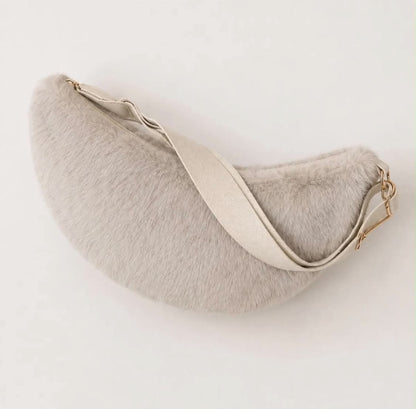 Fluffy half moon bag | grote zachte schoudertas (verschillende kleurtjes)