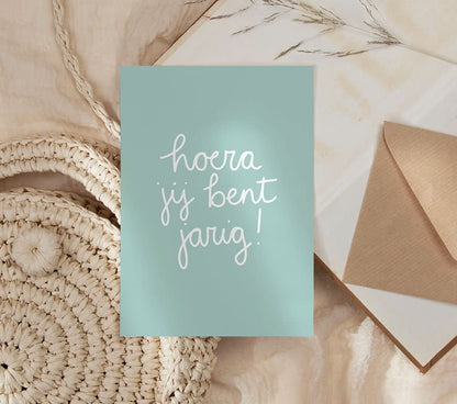Nynke Ontwerpt: Kaart a6 | Hoera jij bent jarig - Blauw