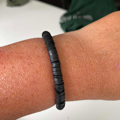 Biba: armbandje klei - zwart