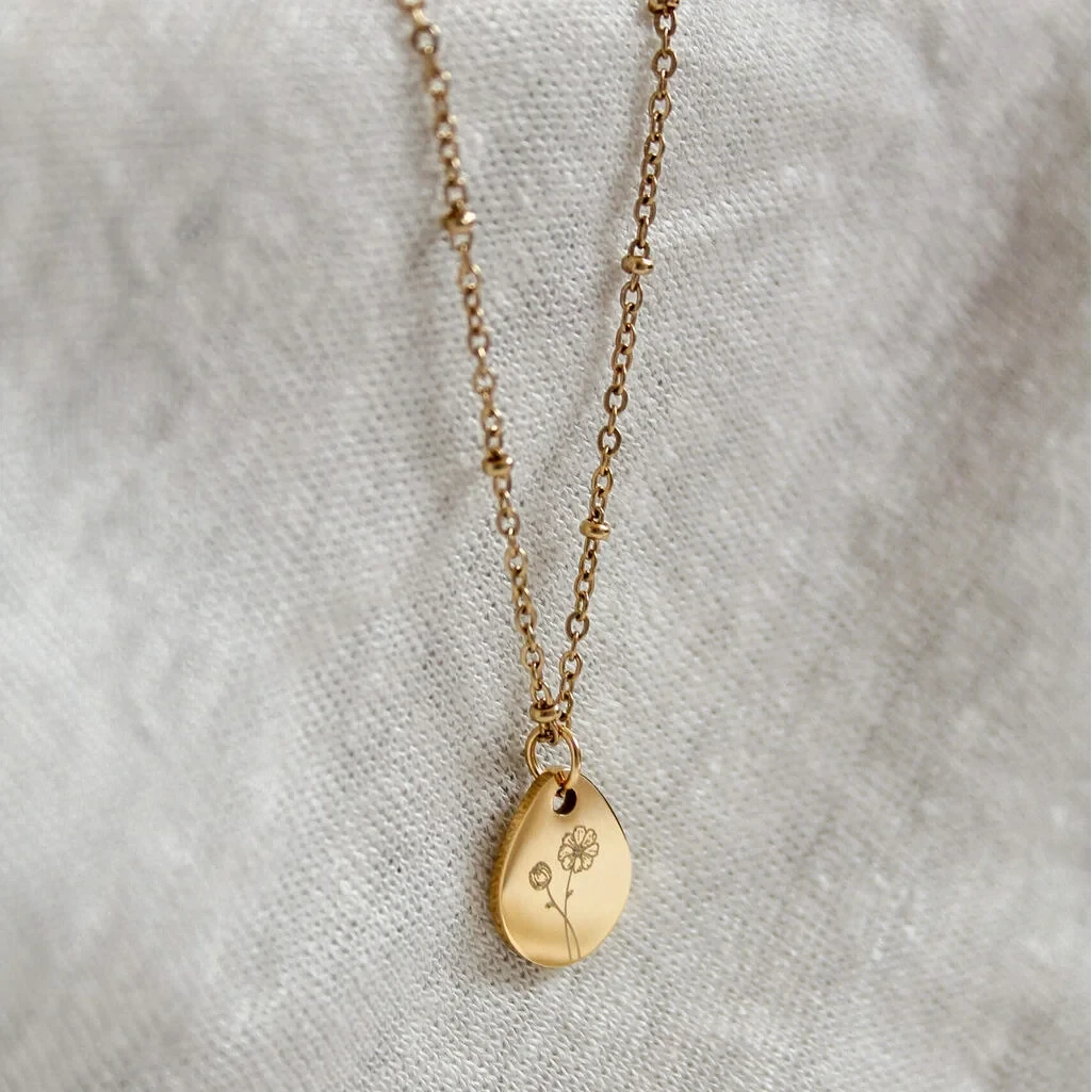 Gouden geboortebloem ketting • een persoonlijk cadeau met betekenis