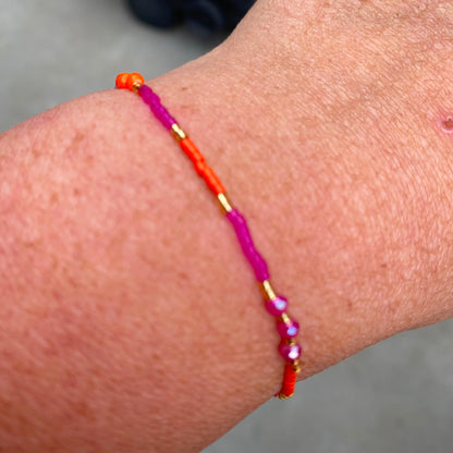 Armbandje op elastiek Miyuki kralen - oranje en fuchsia