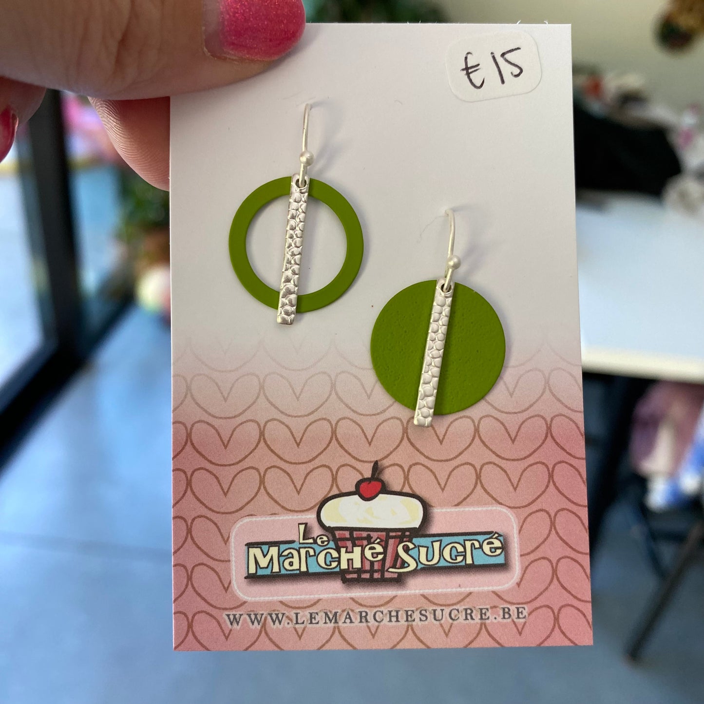 Le marché sucré: oorbellen asymmetrisch - zilver en groen