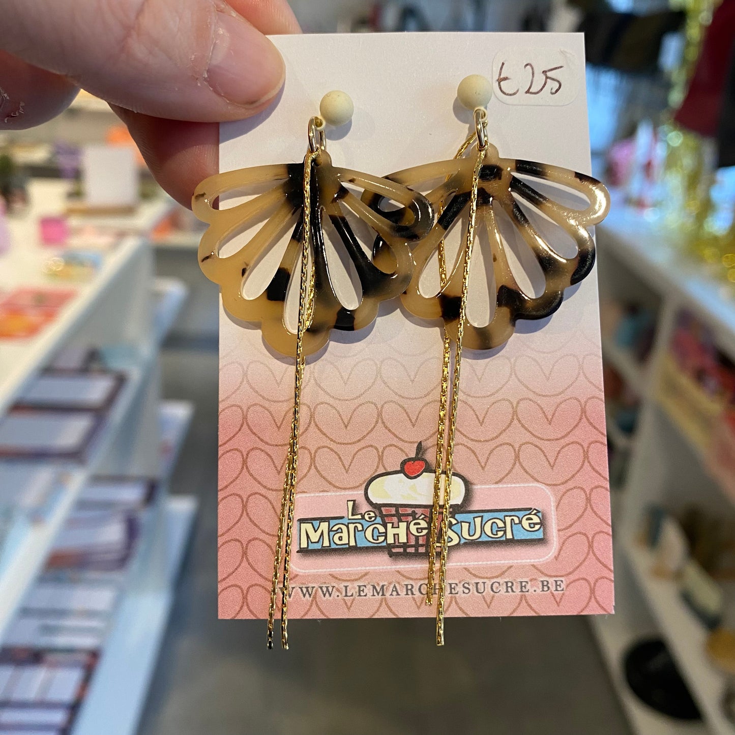 Le marché sucré: oorbellen stekers - ecru + printje + goud