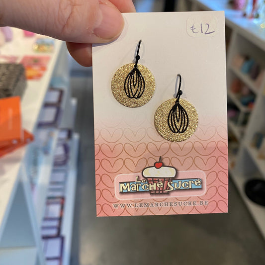 Le marché sucré: oorbellen hangers - goud + zwart
