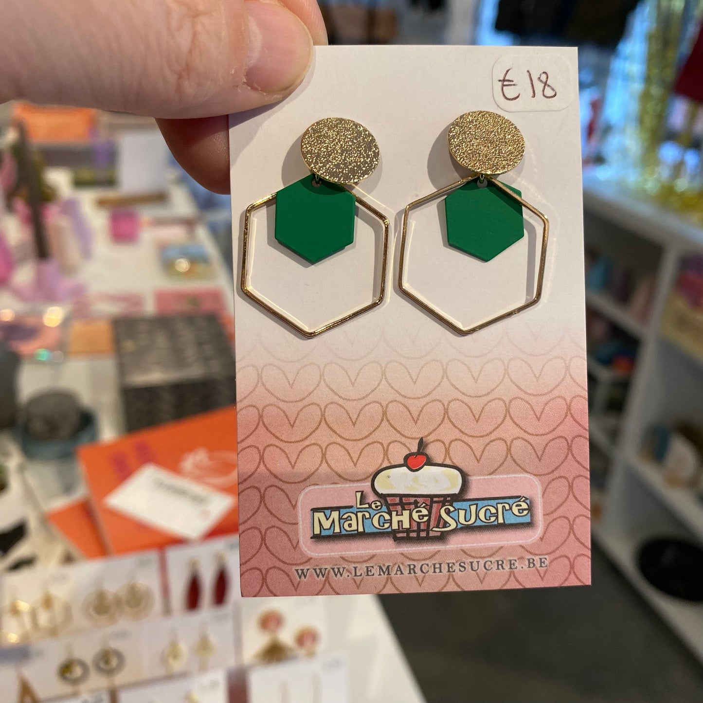 Le marché sucré:  oorbellen stekers - goud + groen