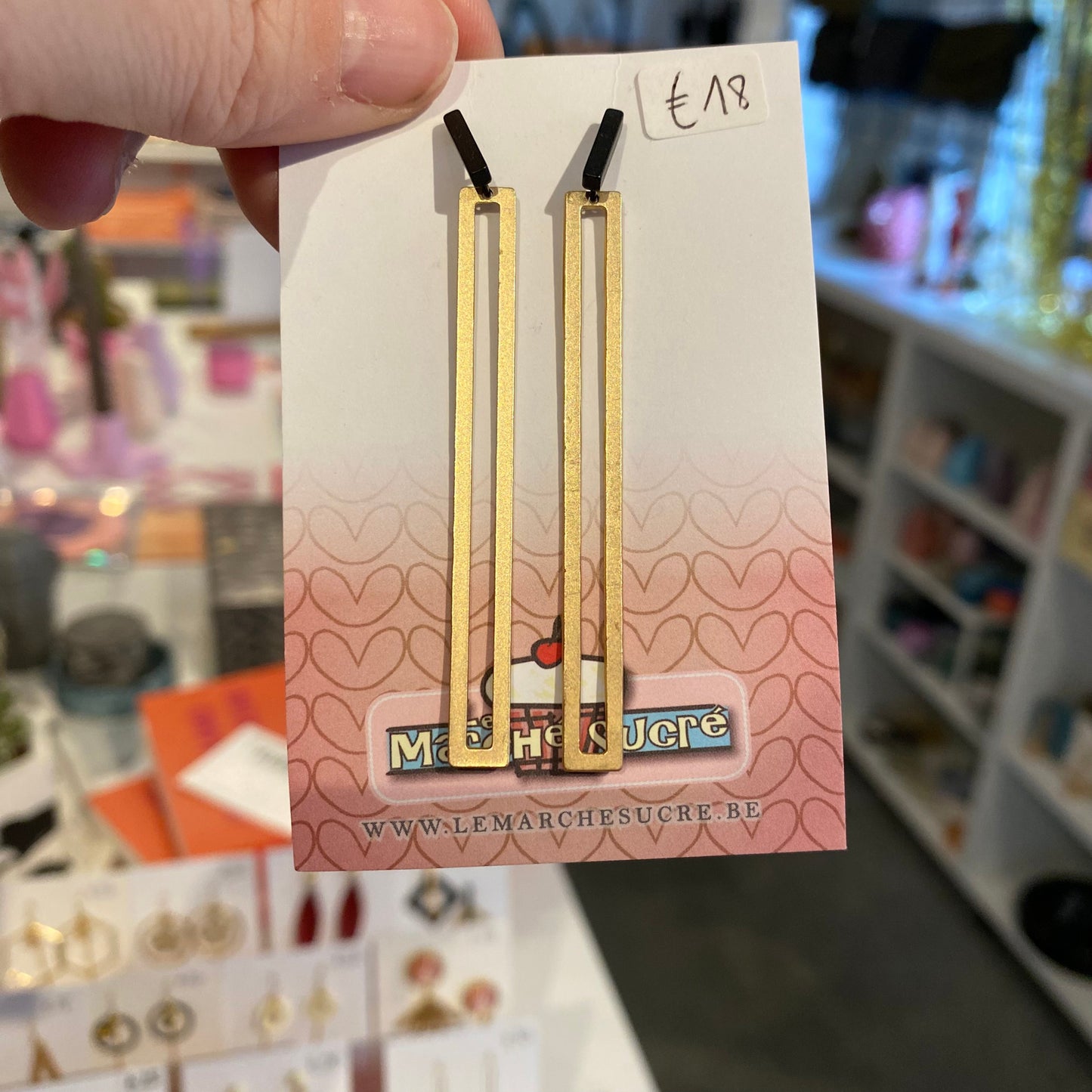 Le marché sucré:  oorbellen stekers - goud + zwart