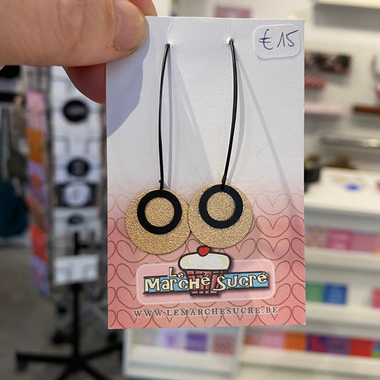 Le marché sucré: oorbellen hangers - goud + zwart