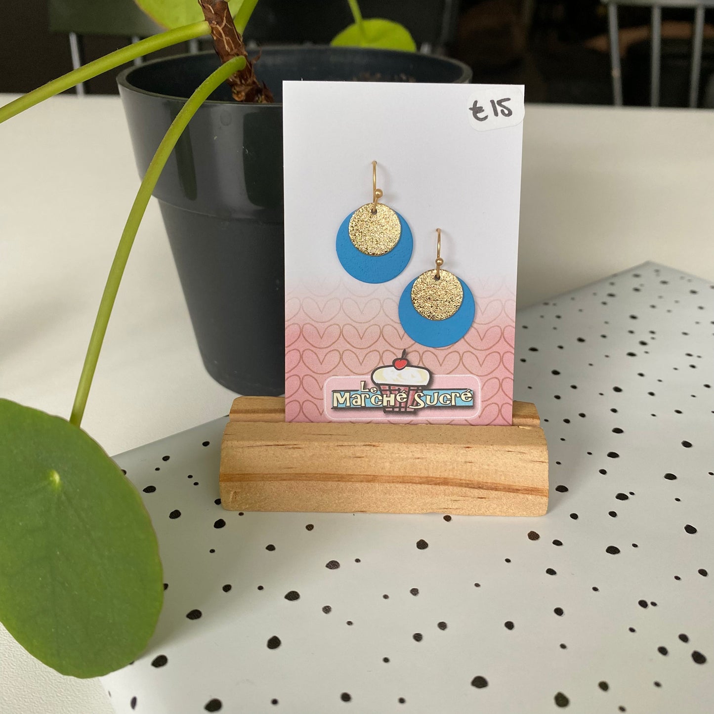 Le marché sucré: oorbellen - lichtblauw + goud