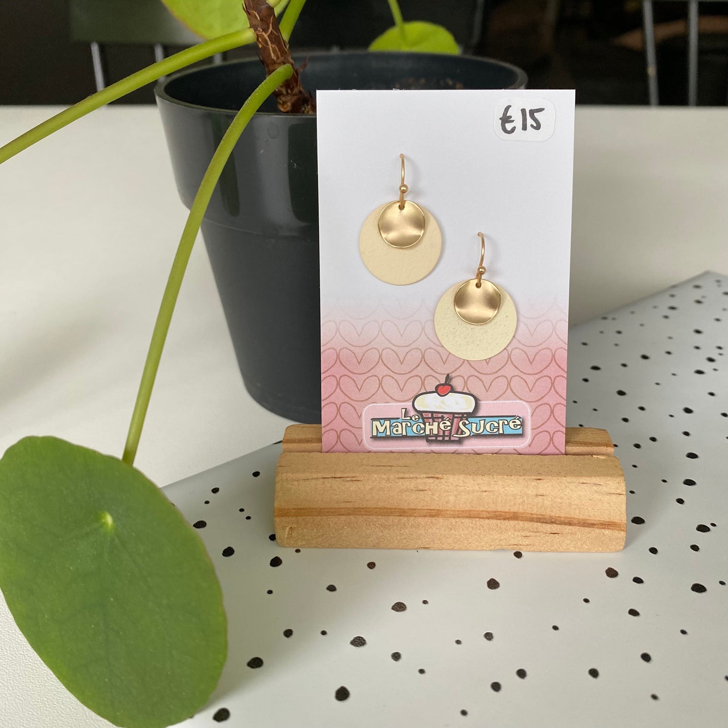 Le marché sucré: oorbellen - goud + ecru