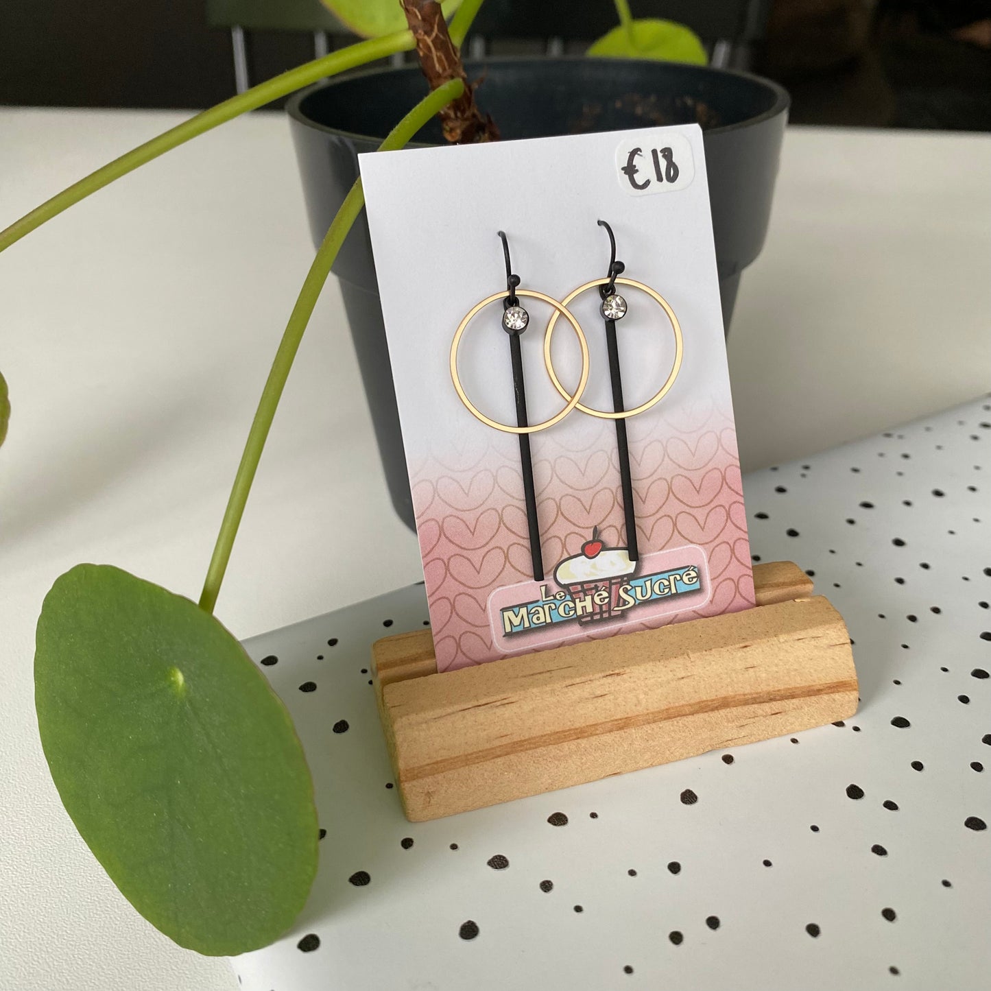 Le marché sucré:  oorbellen - goud + zwart
