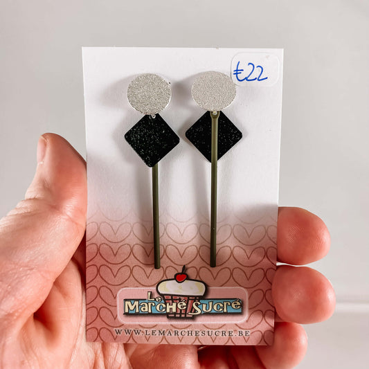 Le marché sucré: oorbellen - zilver, zwart en kaki