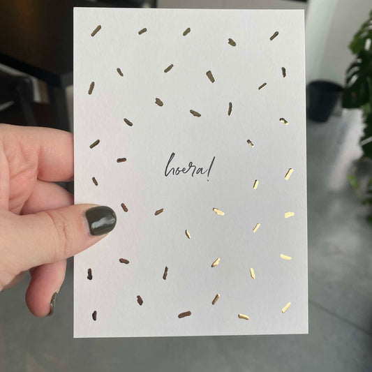 Letters and Lines: kaart a6 goudfolie - hoera
