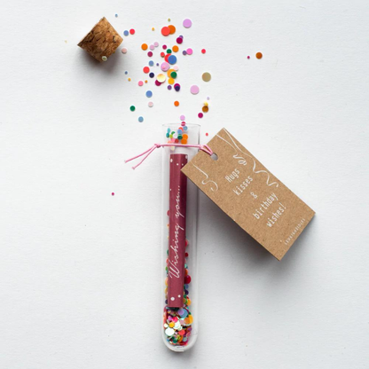 Wensbuisjes: Wensbuisje - Hugs kisses & bithday wishes!