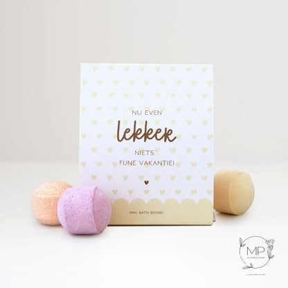 My paperstation:  Bath bombs mini "Nu even lekker niets…"