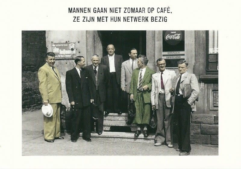 Kartoenfabriek kaart a6 mannen gaan niet zomaar op café, ze zijn met hun netwerk bezig