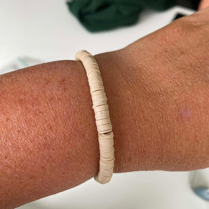 Biba: armbandje klei - beige