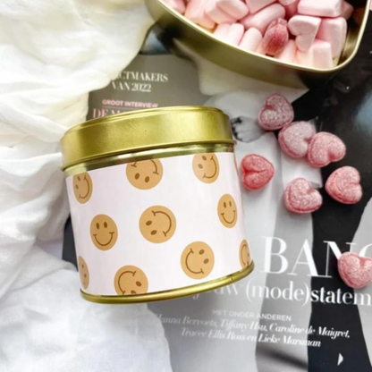 Stationery & gift: Geurkaars in blik | Smile brown