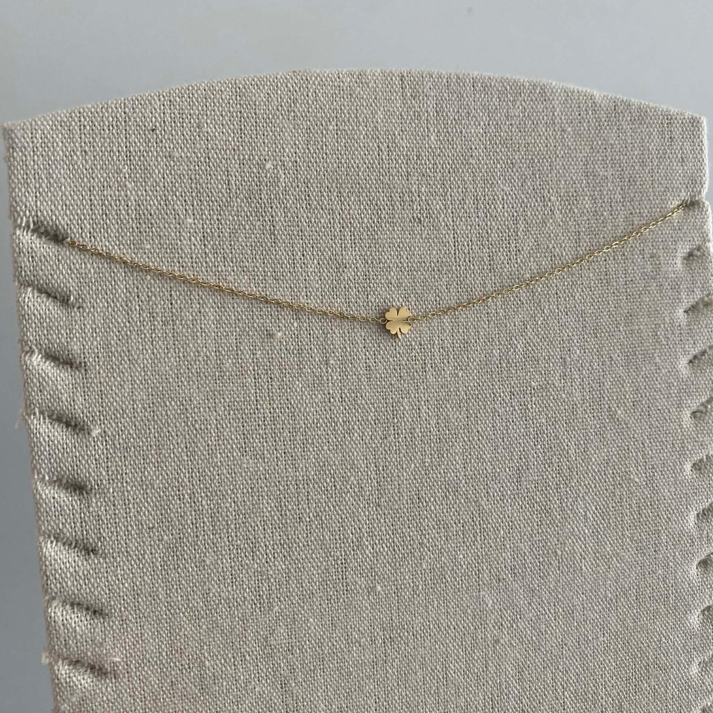 Yehwang: Ketting met hangertje - stainless steel goud - klavertje