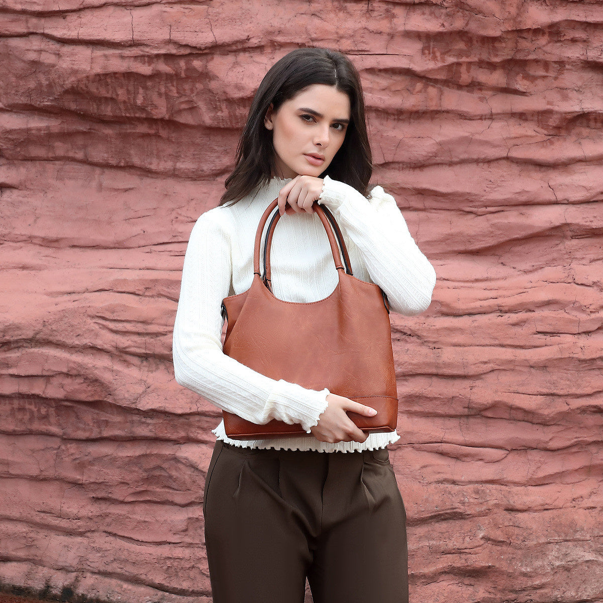Ines Delaure: handtas - camel