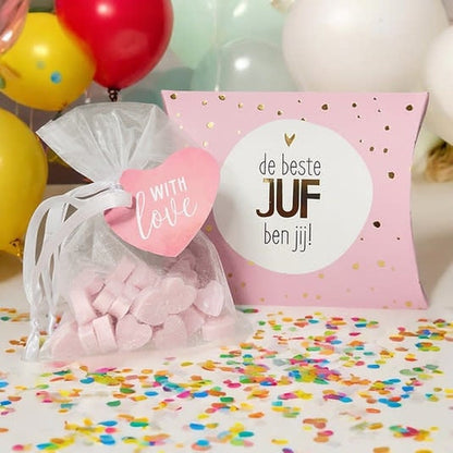 Soap & gifts:  Gondeldoosje gevuld met organzazakje met mini hartzeepjes