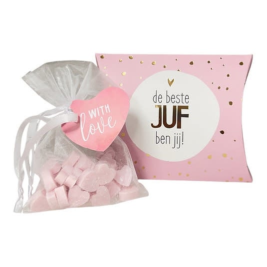 Soap & gifts:  Gondeldoosje gevuld met organzazakje met mini hartzeepjes