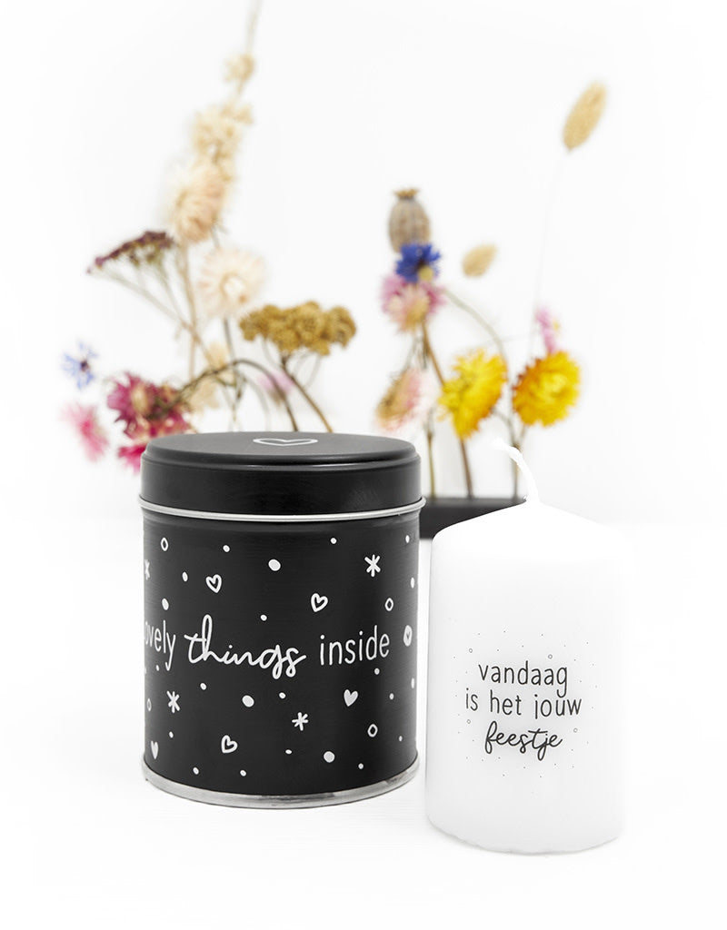 Zoedt cadeaublikje met kaarsje met tekst Vandaag is het jouw feestje