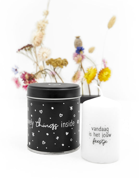 Zoedt cadeaublikje met kaarsje met tekst Vandaag is het jouw feestje