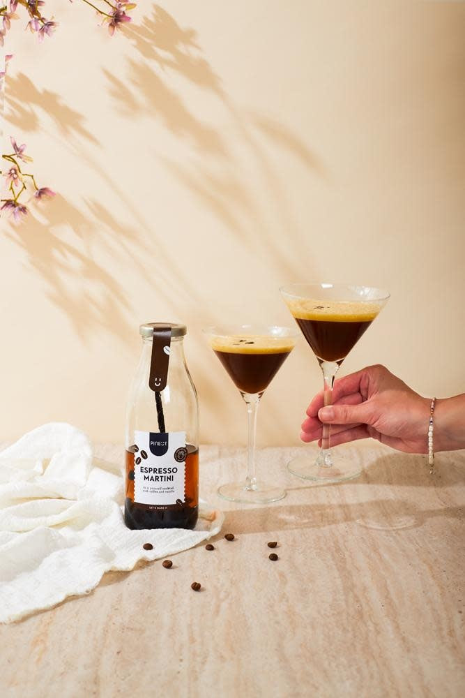 Pineut: Cocktail fles Espresso Martini DIY