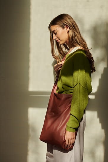 tinne + mia cross: Feel good bag - sable | oh! ok. but