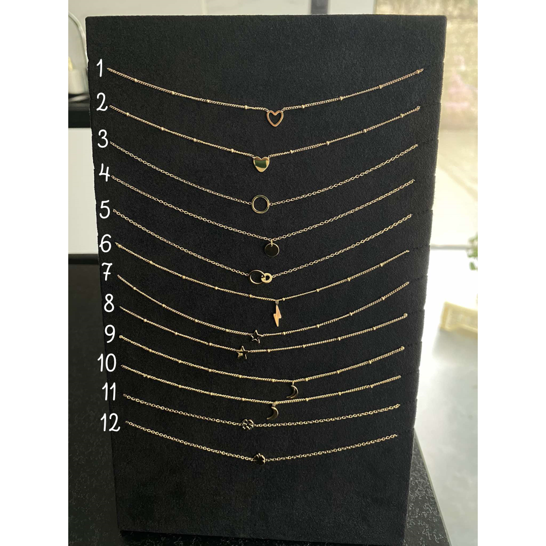 Yehwang: Ketting met hangertje