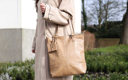 I'm dutch: handtas - schoudertas/shopper Le Mans - camel