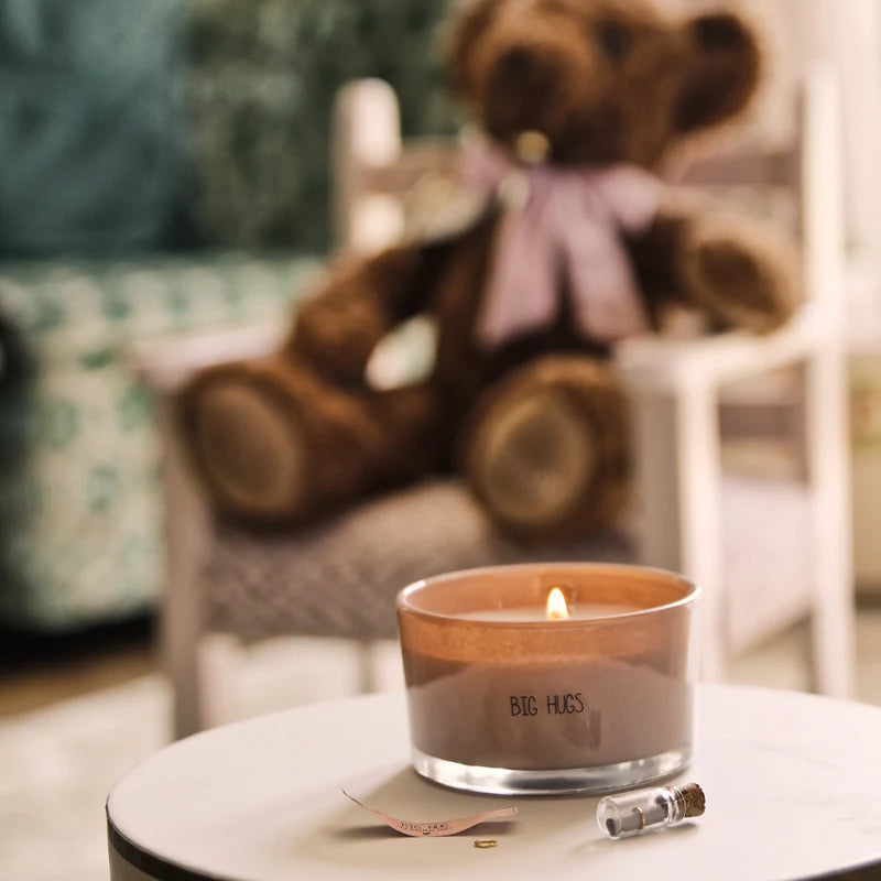 My flame: Flessenpost kaars - Big hugs - Green Tea Time