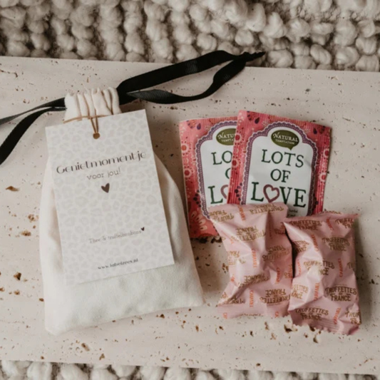 Label ZeeV: Stoffen zakje met kaartje "genietmomentje voor jou" | thee met truffelbonbons