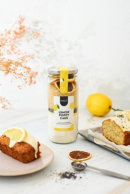 Pineut: cake Pot Lemon Poppy Cake