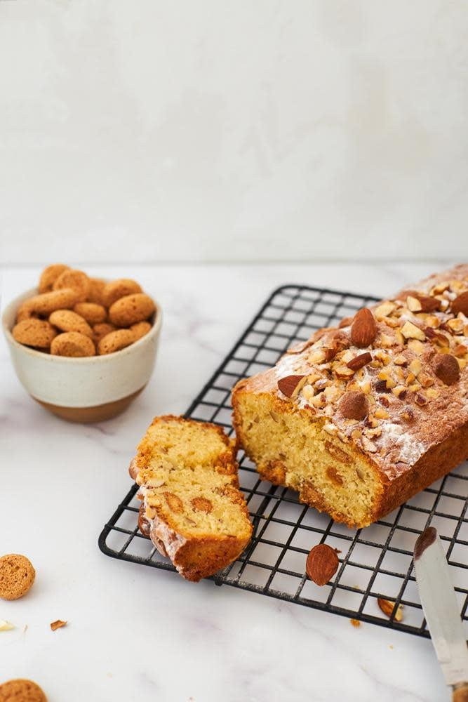 Pineut: cake Pot Italian Amaretti