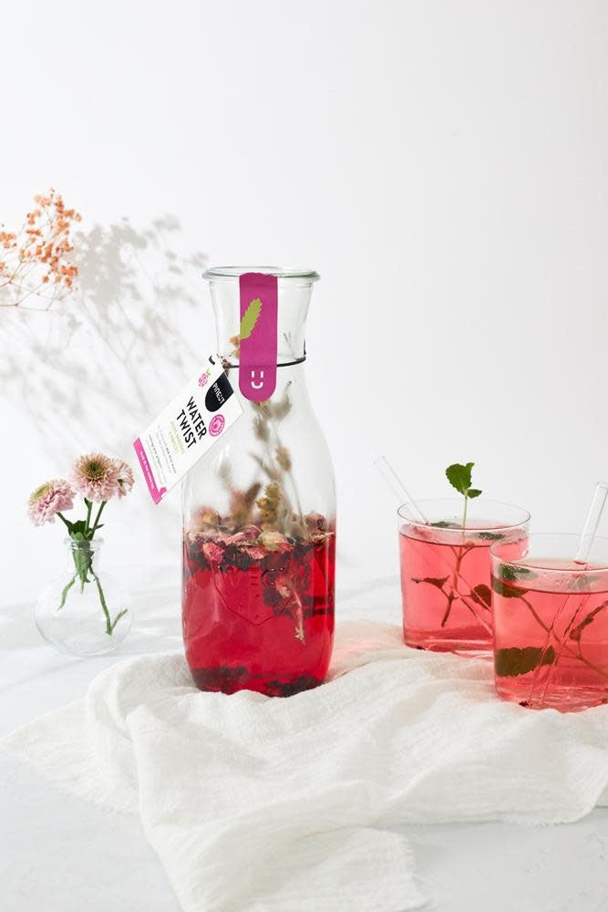 Pineut: Watertwist Karaf Roos Bergthee Hibiscus