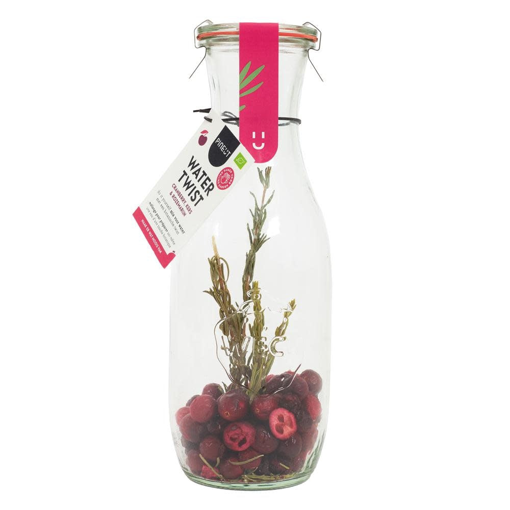 Pineut: Watertwist Karaf Cranberry Kers Rozemarijn BIO