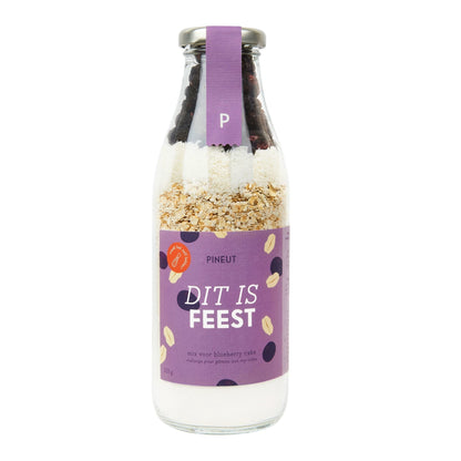 Pineut: "Dit is feest"  Blueberry cake