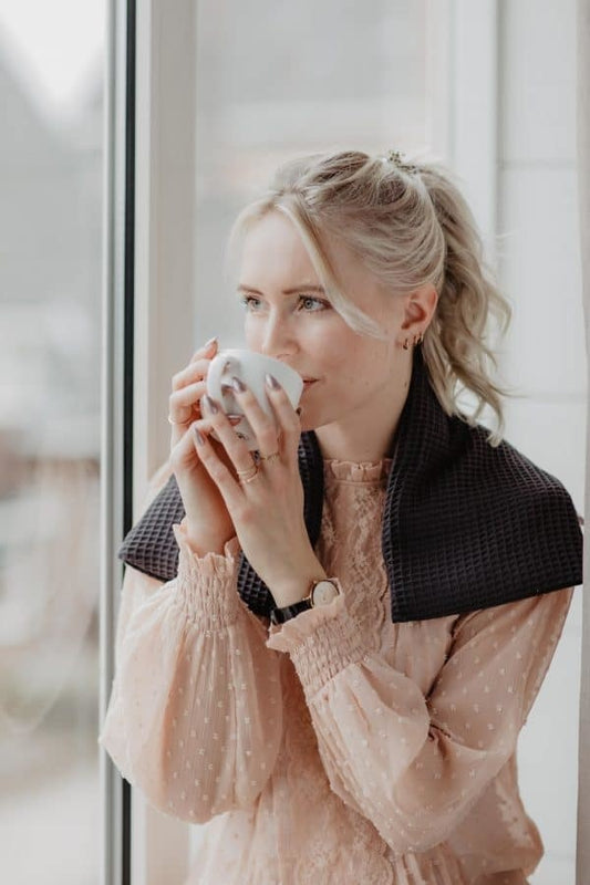 Janneke's warmtesjaal wafelstof antraciet | biologisch lijnzaad
